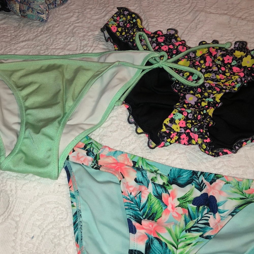 BEAUTIFUL bikini bottoms